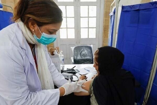 پہلی مرتبہ کورونا ویکسی نیشن کی یومیہ تعداد ڈیڑھ لاکھ سے متجاوز