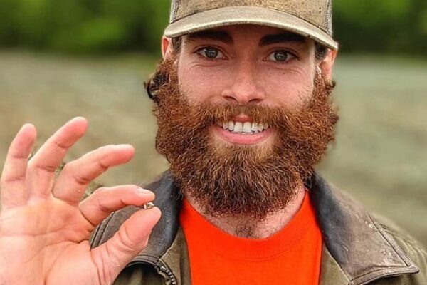 امریکی نوجوان نے طویل سفر کر کے محبوبہ کے لیے ہیرا ڈھونڈ نکالا