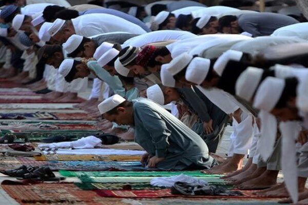 ڈی آئی خان کے کئی علاقوں میں کل روزہ رکھا گیا، آج عید منائی جا رہی ہے