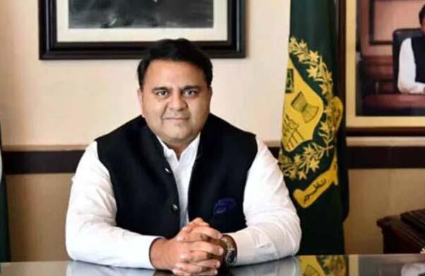 حکومت کا شہباز شریف کا نام بلیک لسٹ سے نکالنے پر عدالت جانے کا اعلان