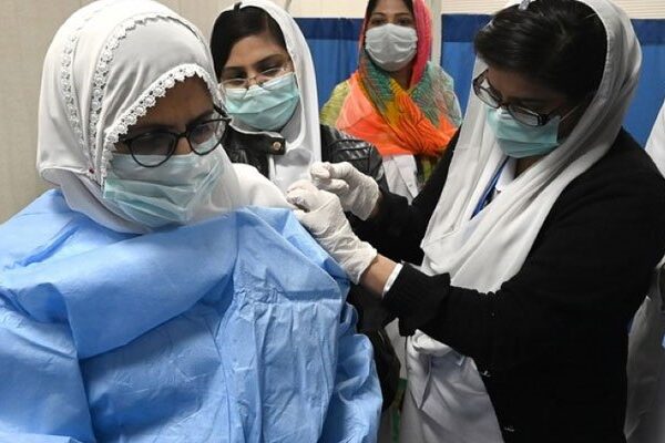 ہیلتھ کیئر ورکرز کی ویکسینیشن کیلئے رجسٹریشن میں ایک ماہ کی توسیع