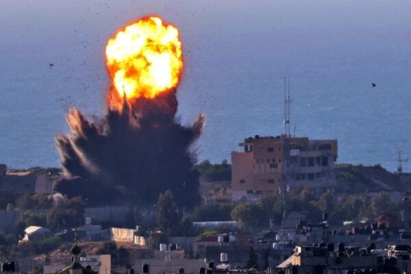 غزہ پر اسرائیل کے حملوں میں تین روز میں 18 بچّوں اور 8 خواتین سمیت 87 فلسطینی شہید