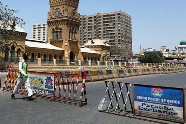 کورونا کیسز میں اضافہ، کراچی میں انتہائی سخت لاک ڈاؤن کا امکان