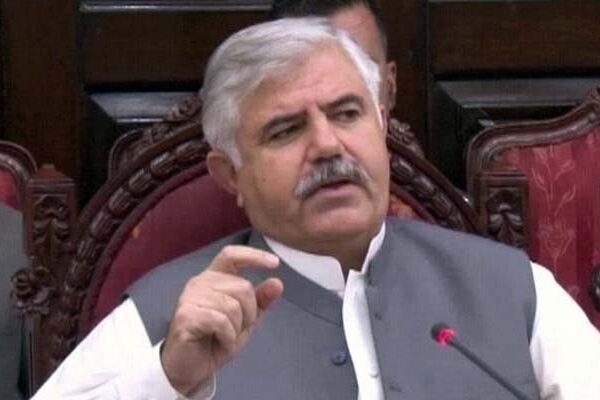 کے پی: سرکاری ملازمین کی تنخواہوں میں 25 فیصد اضافے کا اعلان