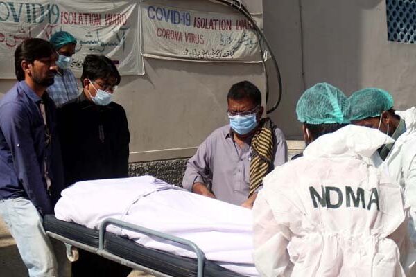 پاکستان: کورونا سے مزید 74 اموات، مثبت کیسز کی شرح 8.8 فیصد