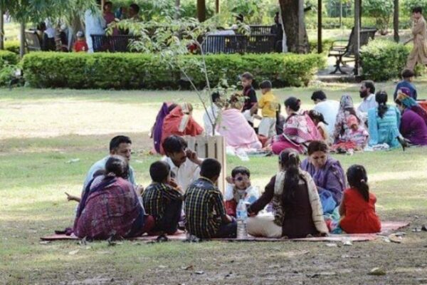 کورونا کیسز میں کمی؛ اسلام آباد میں تفریحی پارکس ایس اوپیز کے تحت کھول دیئے گئے