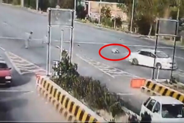 پشاور موٹروے ٹول پلازہ پر گاڑی کی ٹکر سے زخمی ہونے والا اہلکار چل بسا