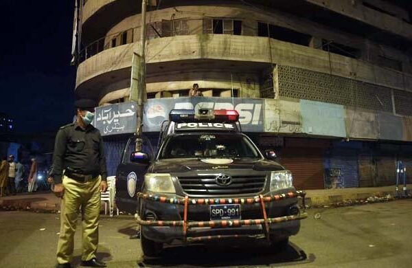 سندھ: عوام کے 8 بجے کے بعد غیر ضروری باہر نکلنے پر پابندی عائد