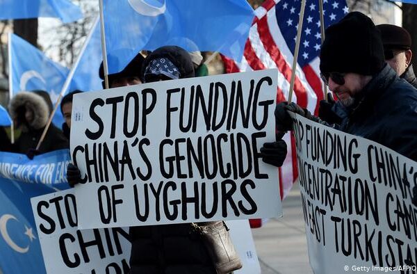 ”چین کا سنکیانگ صوبہ ایک ’کھلی ہوئی جیل‘ ہے“، امریکا