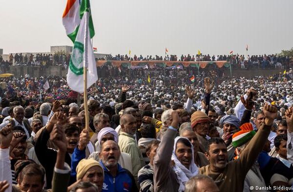 بھارت: کسانوں کی جانب سے ‘یوم سیاہ‘ کا اعلان