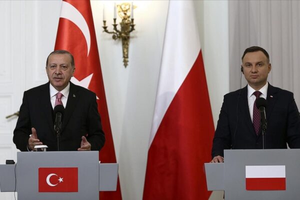 ترکی: پولینڈ کے صدر سرکاری دورے پر ترکی پہنچ گئے