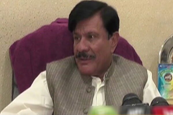 وزیراعظم نے ہمیں بلیک میلر نہیں کہا: رہنما ترین گروپ