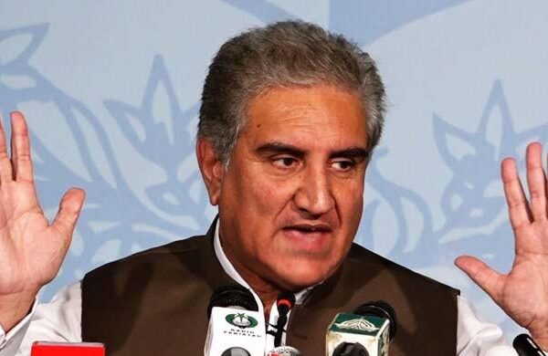 عمران خان پر اعتماد نہ کرنیوالوں کی پارٹی میں رہنے کی گنجائش نہیں: شاہ محمود قریشی