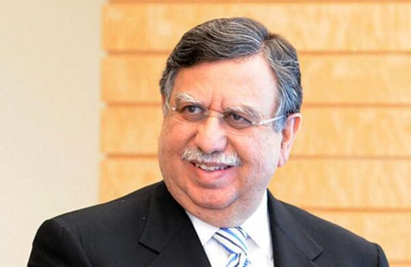 بجلی کی قیمت نہیں بڑھا رہے، بجٹ میں زراعت پر توجہ دیں گے، وزیر خزانہ
