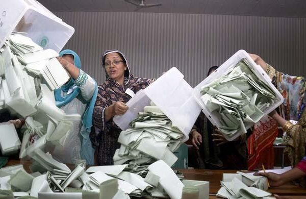 این اے 249: پیپلزپارٹی کے سوا تمام جماعتوں نے دوبارہ گنتی کا بائیکاٹ کر دیا