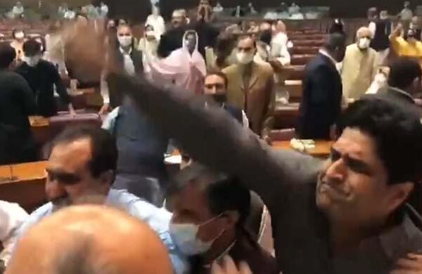 7 ممبران اسمبلی کے پارلیمنٹ ہاؤس کے احاطے میں داخلے پر پابندی عائد
