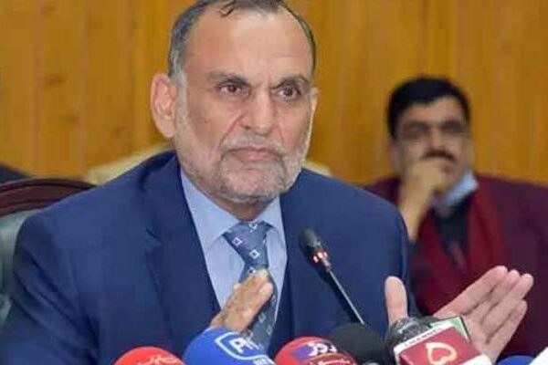 ٹرین حادثے کے ذمے داروں کو معاف نہیں کیا جائے گا: وزیر ریلوے