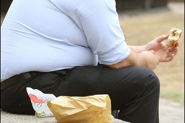 مذاق اُڑائے جانے پر موٹے لوگ زیادہ کھاتے ہیں، تحقیق