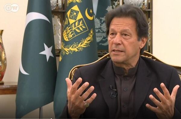 بھارت کشمیر پر روڈ میپ دے تو بات چیت کے لیے تیار ہیں، عمران خان