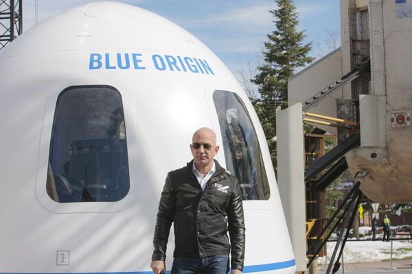 جیف بیزوس کا بھائی کے ہمراہ خلا کے سفر کا اعلان