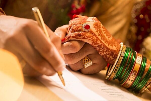 اٹھارہ سال کی عمر میں شادی کا قانون