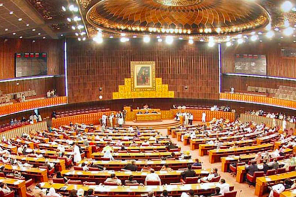 پہنچی وہیں پہ خاک