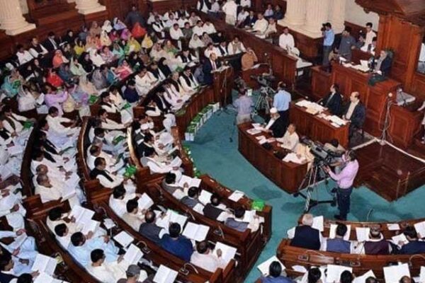 پنجاب کا 2653 ارب روپے کا بجٹ پیش، ملازمین کی تنخواہوں اورپنشن میں 10 فیصد اضافہ