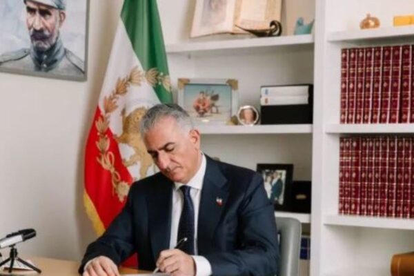 ایرانی مذہبی رجیم دم توڑ رہی ہے، عالمی طاقتیں اس کی مدد نہ کریں: رضا پہلوی