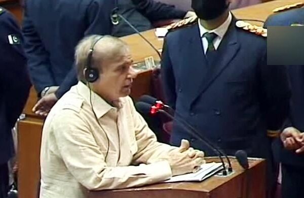 تین روز کی ہلڑ بازی کے بعد بالآخر شہباز شریف کی بجٹ پر تقریر، حکومت پر شدید تنقید