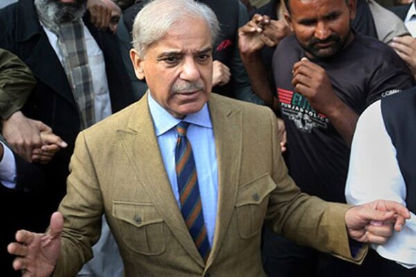 ایف آئی اے میں شہباز شریف کی طلبی، لیگی کارکنان جمع ہونا شروع