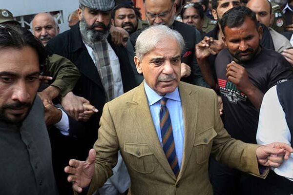 شہباز شریف ایف آئی اے کے سامنے پیش، 5 رکنی ٹیم نے تفتیش کی