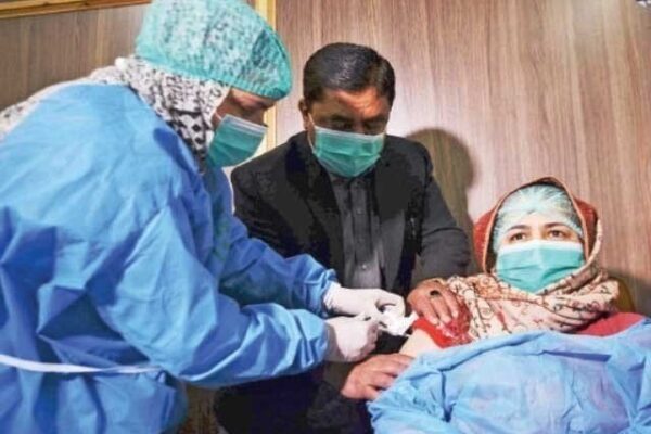 خیبرپختونخوا؛ او پی ڈیز میں مریضوں اور لواحقین کیلئے کورونا ویکسینیشن سرٹیفکیٹ لازم قرار