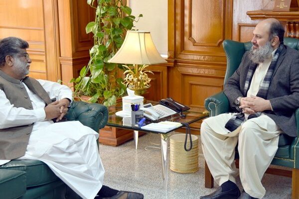 وزیراعلیٰ بلوچستان سے اختلافات، یار محمد رند وزارت سے مستعفی