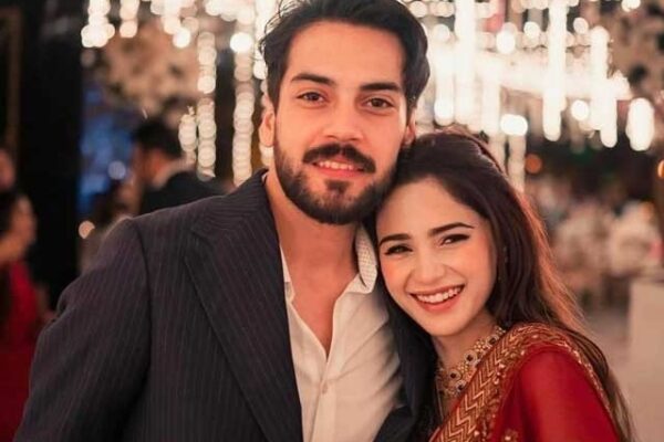 گلوکارہ آئمہ بیگ اور شہباز شگری نے منگنی کر لی