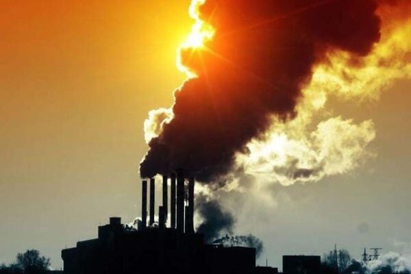 فضائی آلودگی… ماں کی کوکھ میں بچے کیلیے بھی خطرناک!