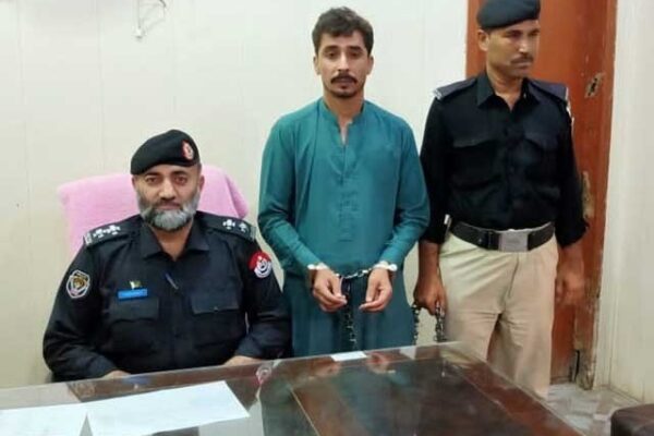 پشاور میں 20 سالہ لڑکی پر تیزاب پھینکنے والا ملزم گرفتار
