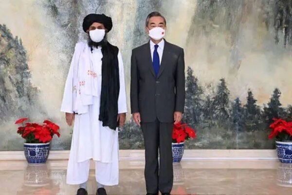 طالبان وفد کی چین میں وزیر خارجہ سے اہم ملاقات