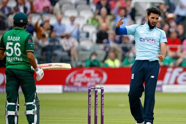 دوسرے ون ڈے میں پاکستان کو شکست، انگلینڈ کو سیریز میں فیصلہ کن برتری حاصل