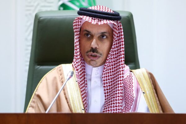 سعودی عرب تونس کے امن واستحکام کا خواہاں ہے: فیصل بن فرحان