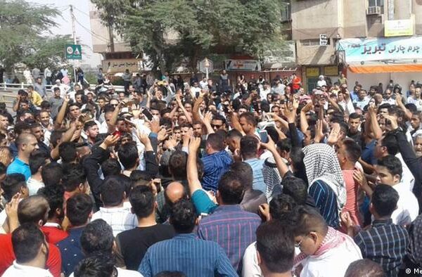 ایران میں قلتِ آب کے خلاف مظاہرے جاری، تہران میں نظام مخالف نعرے بازی