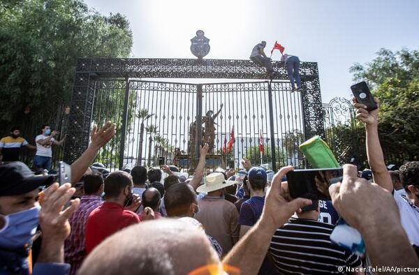 تیونس میں فوری طور پر نئی حکومت قائم کی جائے، فرانس