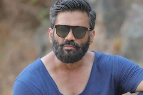 کورونا کیسز میں اضافے پر سنیل شیٹھی کا اپارٹمنٹ سیل کر دیا گیا