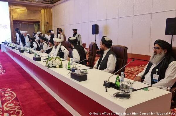 افغان حکومت اور طالبان امن مذاکرات جاری رکھنے پر متفق