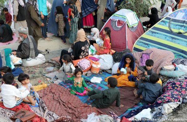 یونان افغان مہاجرین کو اپنی سرحد سے گزرنے کی اجازت نہیں دے گا