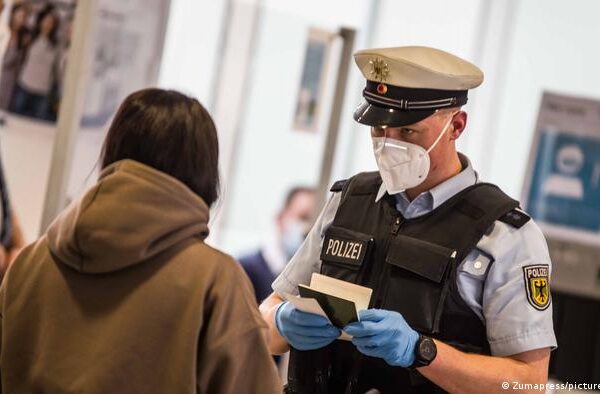 کورونا کے پھیلاؤ کے خلاف نئے ضوابط، جرمنی آنے والوں کے لیے ٹیسٹ دوبارہ لازمی