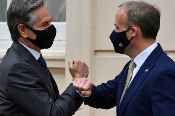 خطے میں ایران کے جارحانہ اقدامات روکنے کے لیے امریکا اور برطانیہ متفق