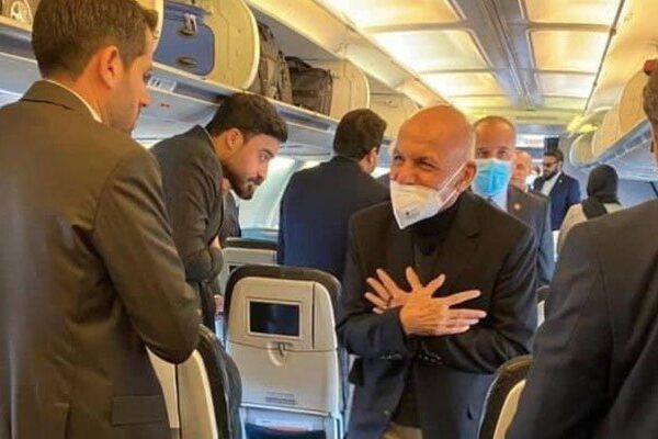 افغان صدر اشرف غنی تاجکستان میں اترنے کی اجازت نہ ملنے پر کس ملک چلے گئے؟