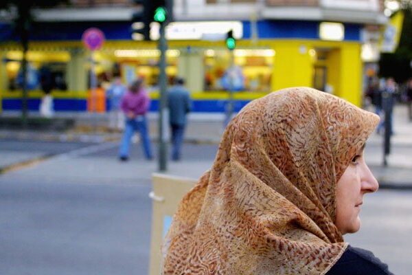 جرمنی میں مسلمان خاتون پر حملہ، زخمی حالت میں اسپتال منتقل