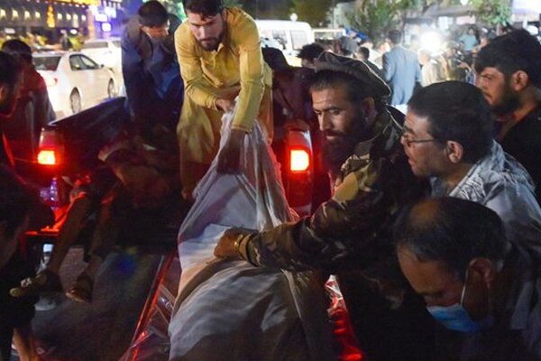 کابل ائیرپورٹ پر دھماکوں میں ہلاکتوں کی تعداد 90 ہو گئی