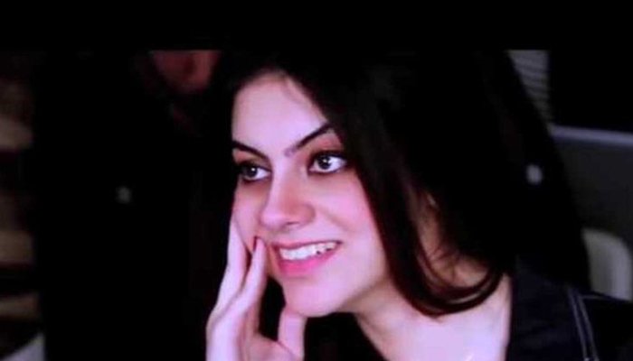 Model Nayab